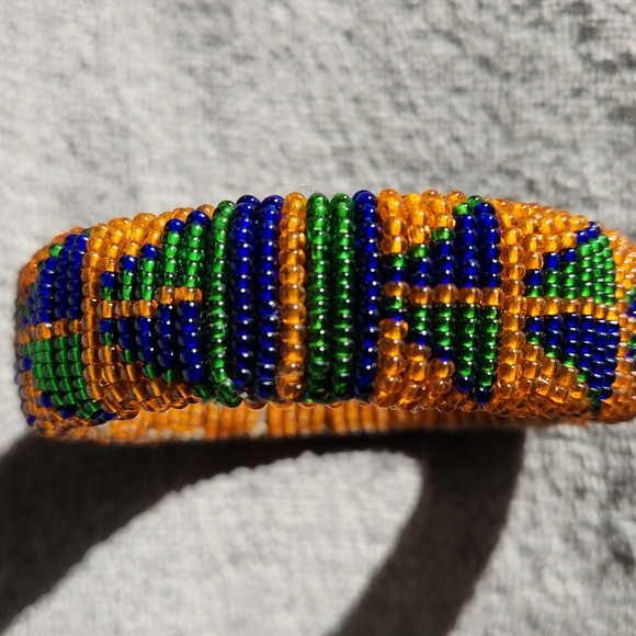 Kenya, Handmade Beaded Woman's Bracelet 3/4 High, 2.5in inner Diameter - Picture 5 of 5